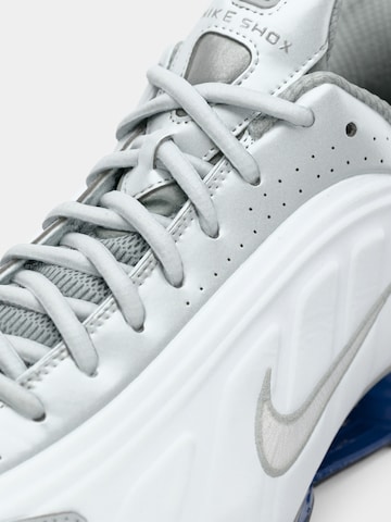 Nike Sportswear Nizke superge 'SHOX R4' | bela barva