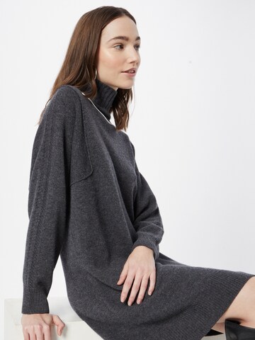 Sisley - Vestido de malha em cinzento