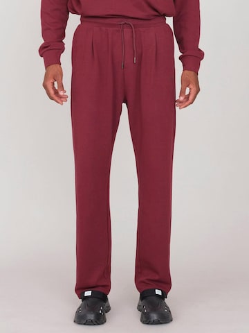 OWN Off With Nature Regular Broek 'Joggers in Interlock' in Rood: voorkant