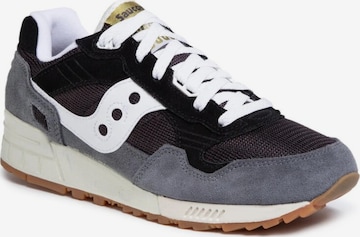 Saucony Originals Matalavartiset tennarit 'SHADOW5014' värissä harmaa: etupuoli