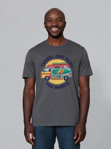 Watapparel Shirt 'Travel and surf' in Grijs: voorkant