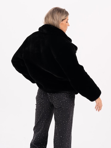 MYLAVIE by Sarah Harrison Overgangsjakke i sort