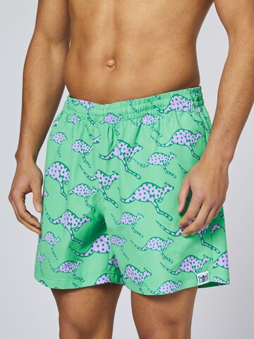 CHIEMSEE Board Shorts ' im angesagten Alloverprint ' in Green
