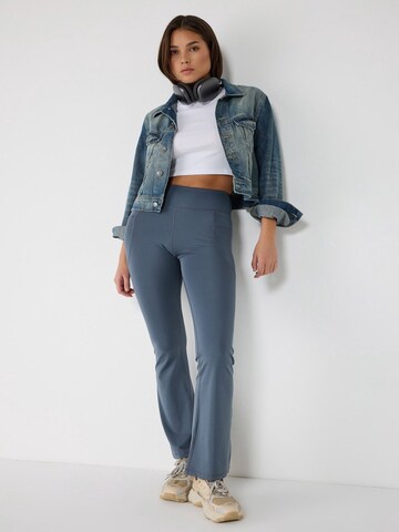 No Matter What Flared Leggings in Grau
