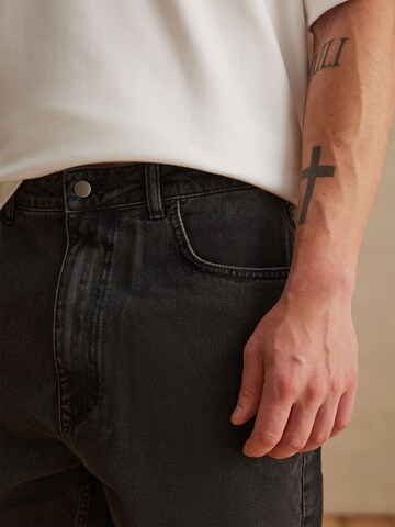 DAN FOX APPAREL Tapered Jeans 'Lucien' i sort