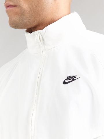 smėlio Nike Sportswear Demisezoninė striukė 'WR'