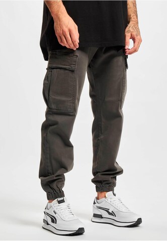 Tapered Pantaloni cargo di 2Y Premium in grigio: frontale