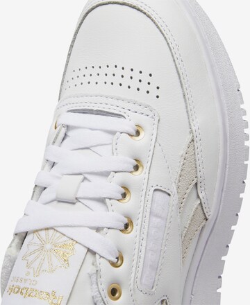 Baskets basses 'Club C Double' Reebok en blanc