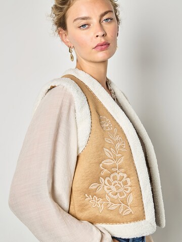 Gilet Apricot en marron