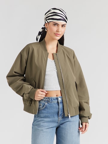 VERO MODA Φθινοπωρινό και ανοιξιάτικο μπουφάν 'VMNORMA' σε πράσινο: μπροστά