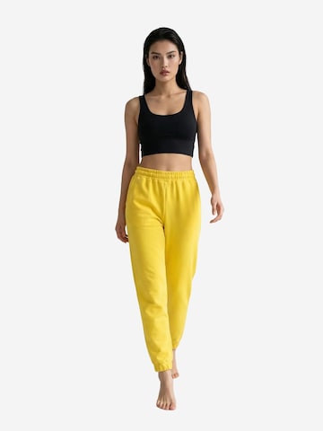 Tapered Pantaloni sportivi di My fashion in giallo