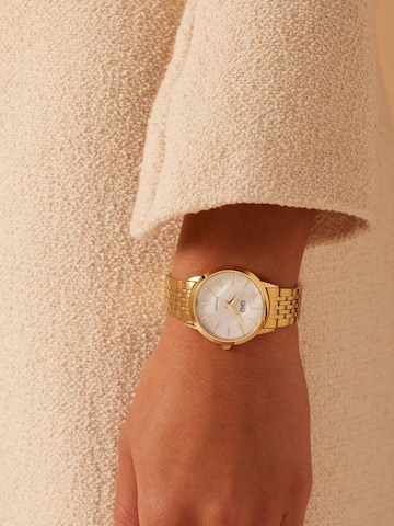 Q&Q Analog watch in Gold