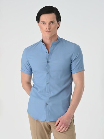 Coupe regular Chemise Antioch en bleu : devant
