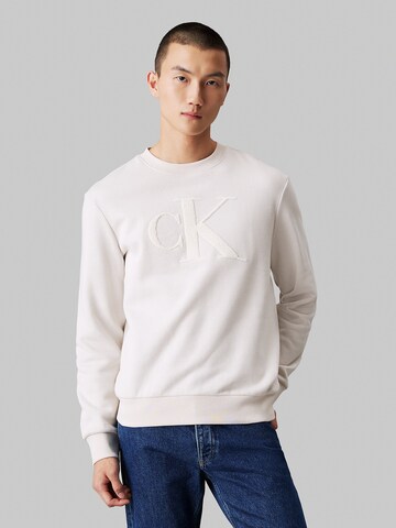 Sweat-shirt 'Chenille' Calvin Klein Jeans en blanc : devant