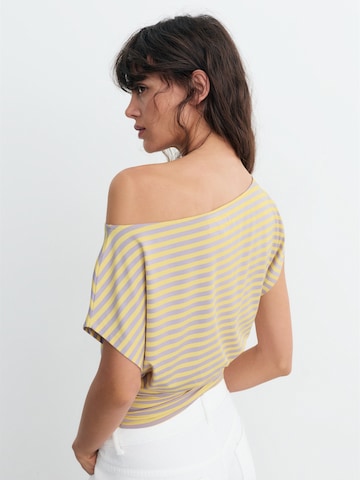 T-shirt Pull&Bear en jaune