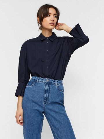Aware Blouse 'Riley' in Blue: front