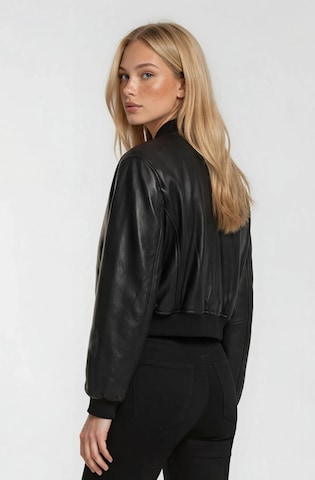 trueprodigy Přechodná bunda 'Paola' – černá