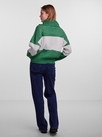PIECES Пуловер 'Jordan' в зелено