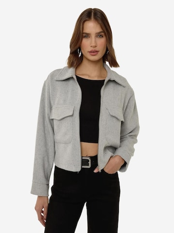 Hiccup Jacke in Grau: Vorderseite