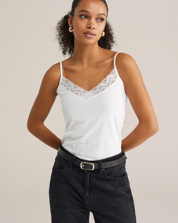 WE Fashion Top in White: front