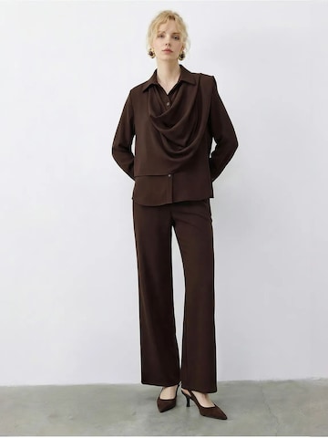 Completo pantalone di Bianco Lucci in marrone