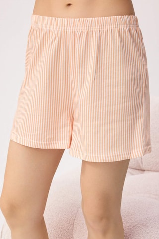 Trendyol - Pijama de pantalón corto en naranja