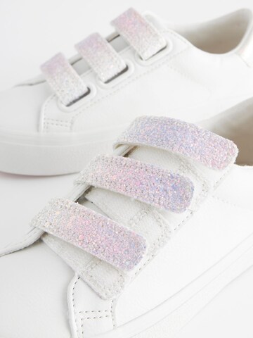 Baskets Next en blanc