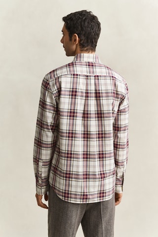 GANT Regular Fit Paita värissä punainen