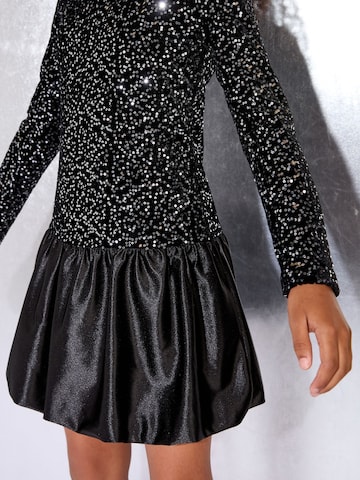Lipsy Kleid in Schwarz