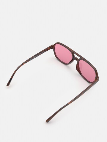 Pull&Bear Sonnenbrille in Rot