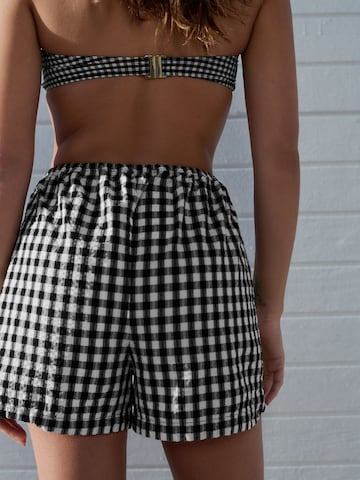 Next - regular Pantalón en negro