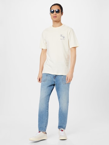 Filling Pieces T-Shirt in Weiß