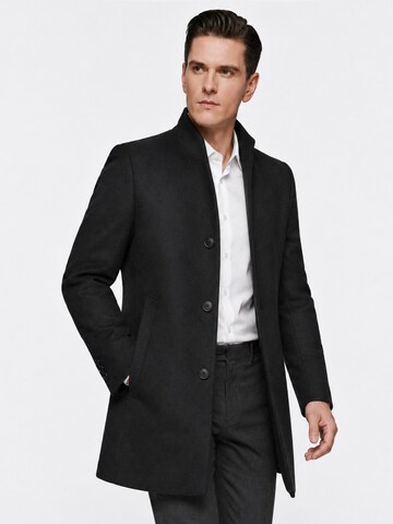 ALLTHEMEN Winter Coat 'Mantelruhe' in Black