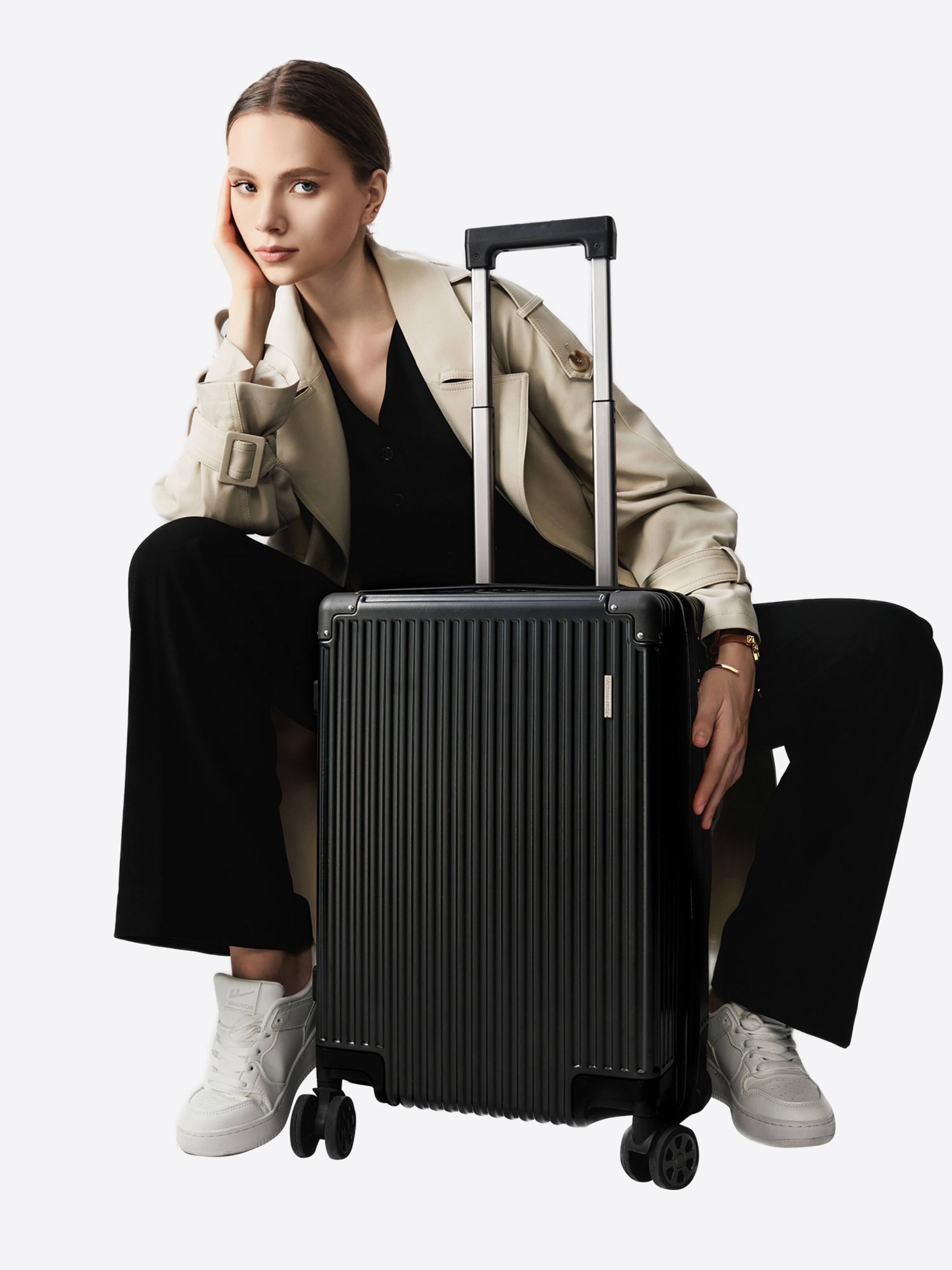 Valigia 'Dexter' di Victoria Hyde in nero: frontale