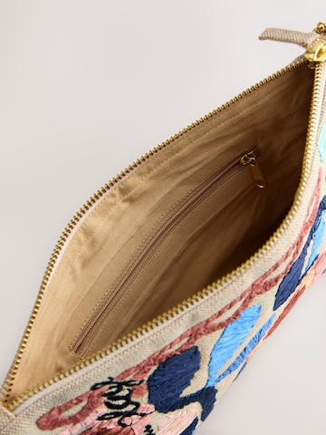 Next Clutch in Beige