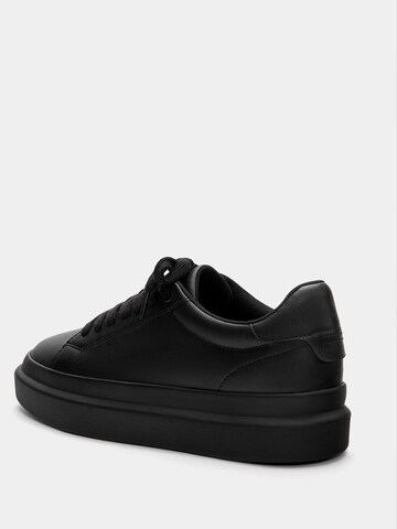 Pull&Bear Platform trainers in Black