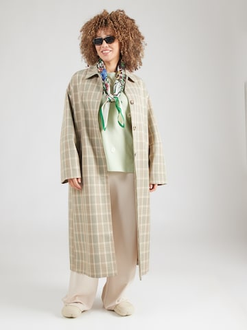 ONLY Carmakoma - Camiseta 'CARMALLE' en verde