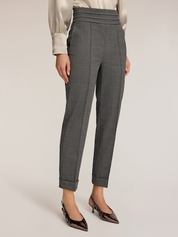 MOTIVI Regular Trousers in Grey: front