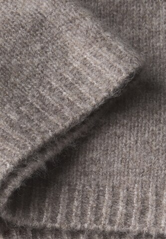 STREET ONE Beanie in Brown