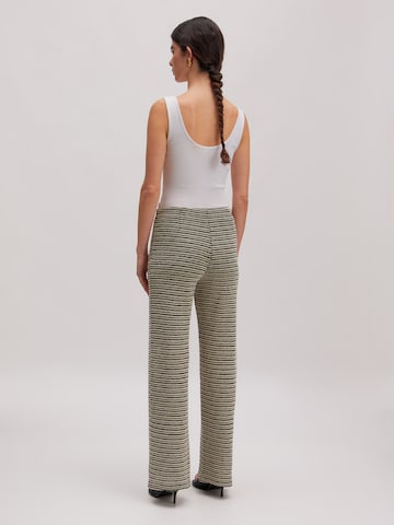 Coupe slim Pantalon 'Finn' EDITED en noir