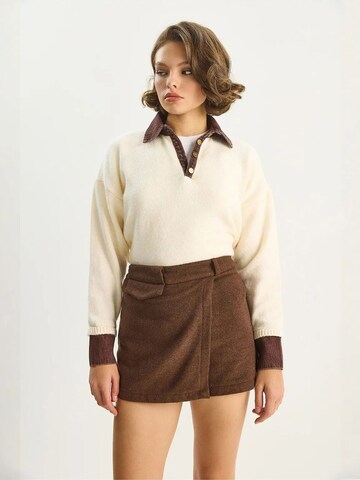 Bianco Lucci Regular Shorts in Braun