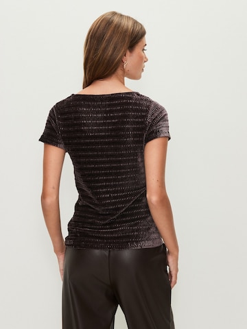 Next Paita värissä lila