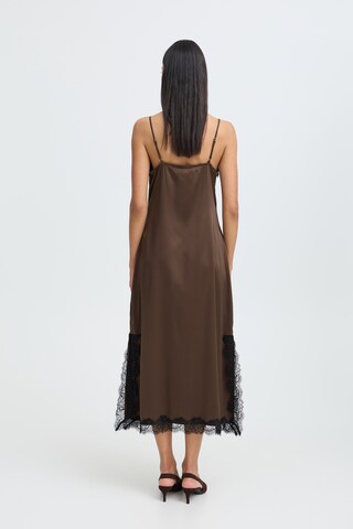 b.young - Vestido en marrón