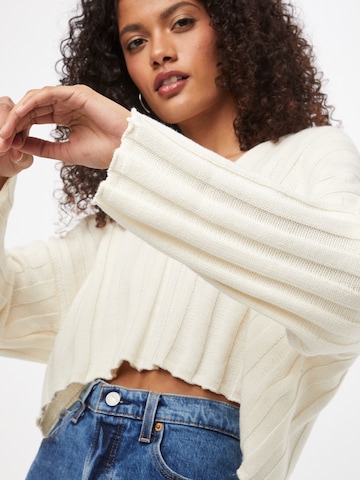 American Eagle Sweater in Beige