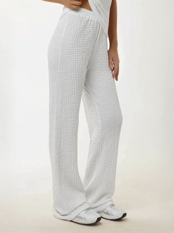 Hiccup Wide Leg Hose in Weiß: Vorderseite