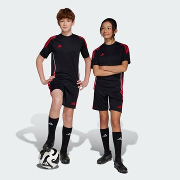 ADIDAS PERFORMANCE Loosefit Sportshorts 'Tiro 24' in Schwarz: Vorderseite