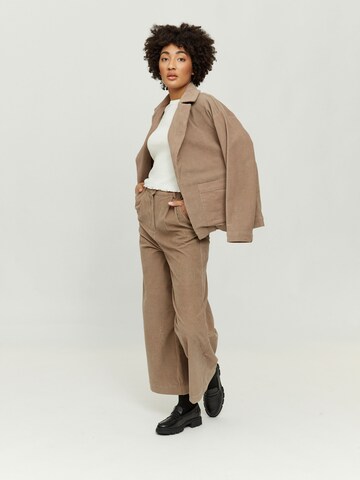 Wide leg Pantaloni con pieghe 'Niona' di mazine in marrone