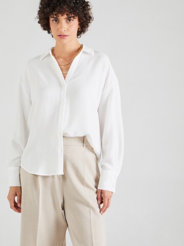 VERO MODA Blouse 'Melaney Queenry' in White: front