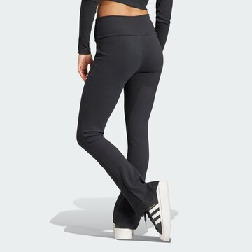 Evazați Pantaloni 'Essentials' de la ADIDAS ORIGINALS pe negru