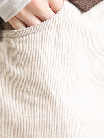 ONLY Regular Trousers 'ONLMoxie' in Beige